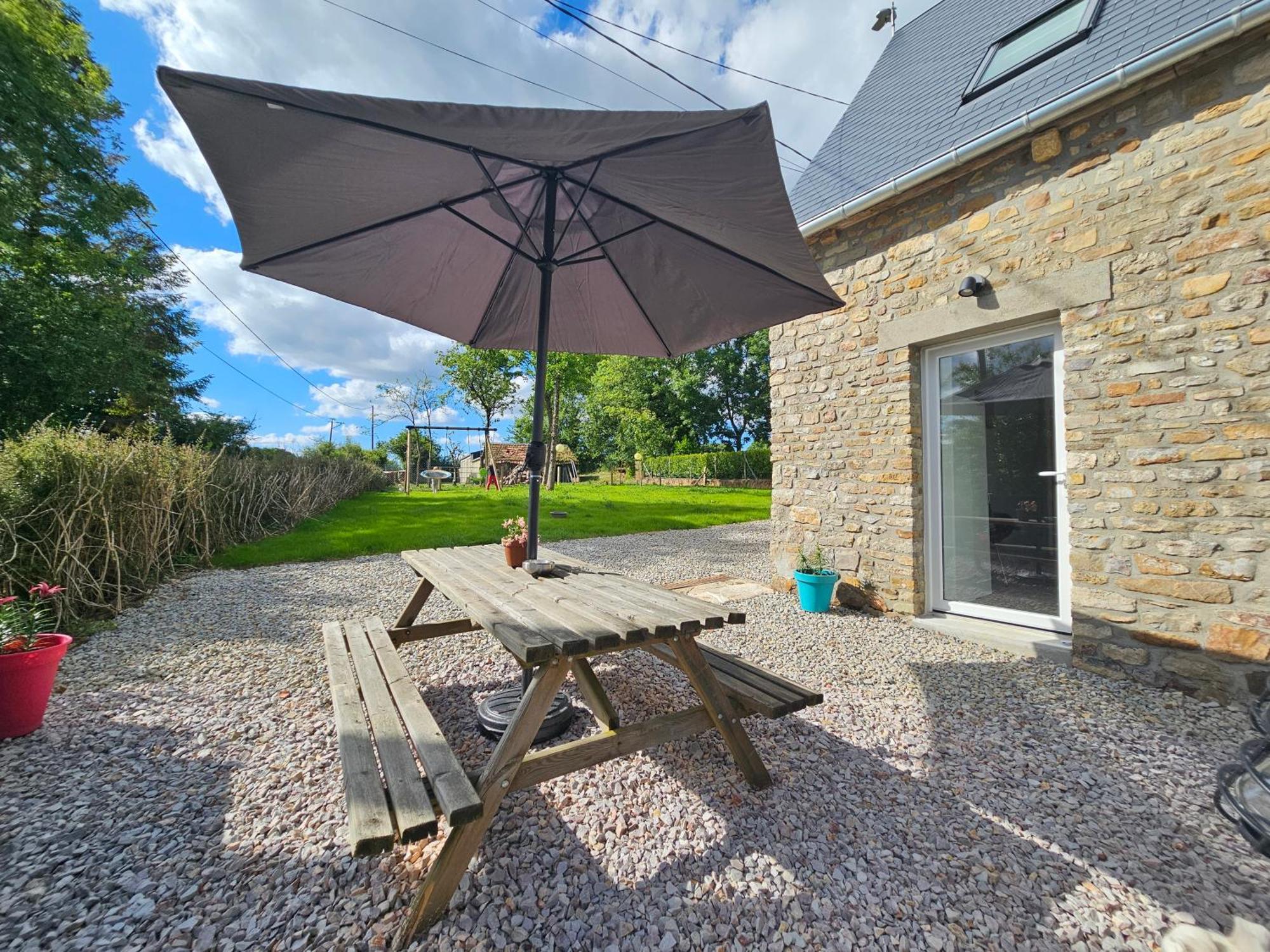 L'Escapade, Maison De Campagne Etienville Экстерьер фото
